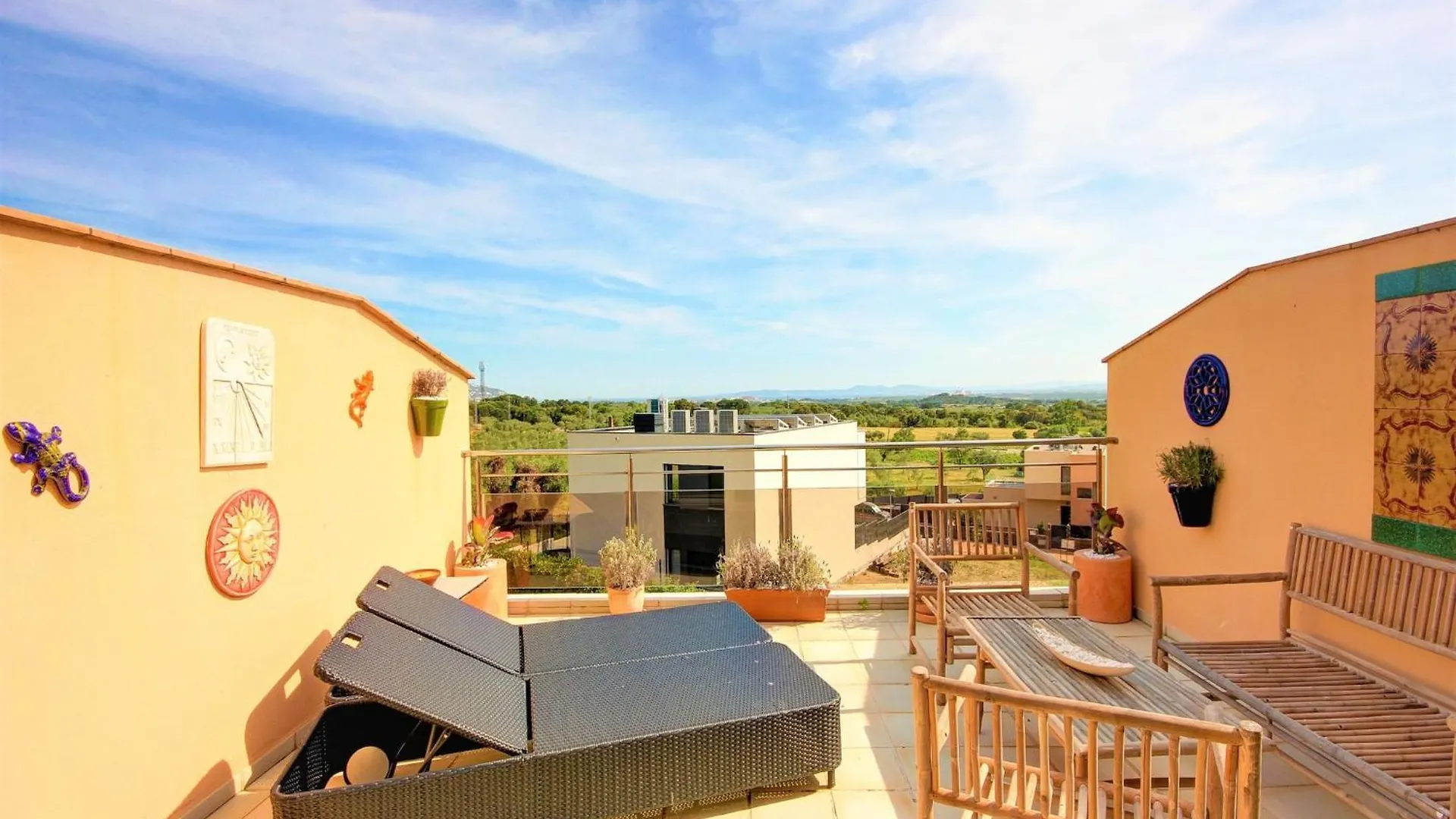 Duplex Apartment In Palau-Saverdera